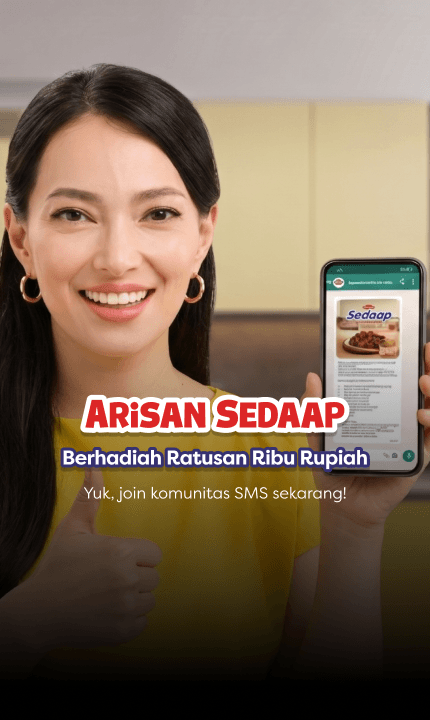 Mama Chef memasak dengan Bumbu Kaldu Sedaap di dapur