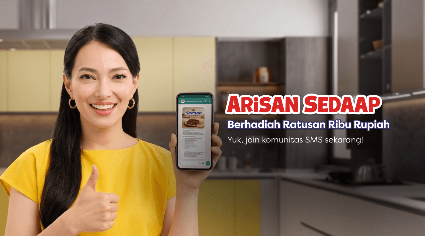 Mama Chef memasak dengan Bumbu Kaldu Sedaap di dapur